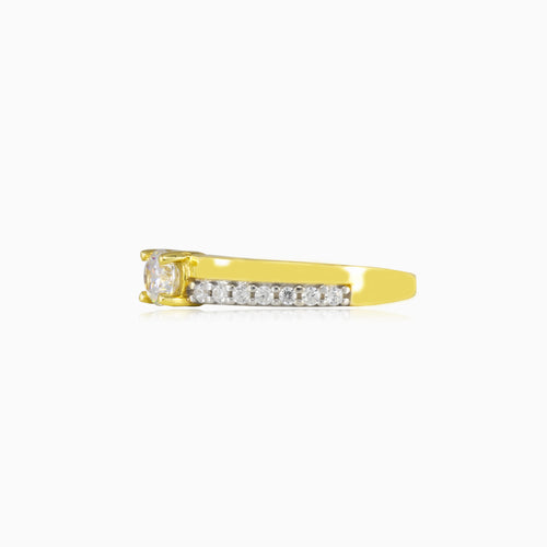 Zickzack-Ring aus Gold mit Zirkonia