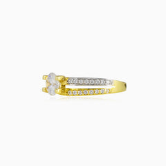 Ring mit Akzenten aus Weiß- und Gelbgold