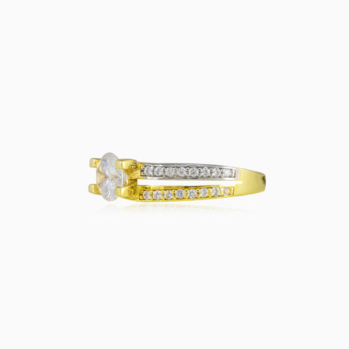 Ring mit Akzenten aus Weiß- und Gelbgold