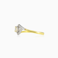 Bague inversée en or avec zirconium cubique