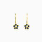 Blaue Blumenohrringe aus Gelbgold