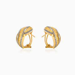 Wavy yellow gold earrings