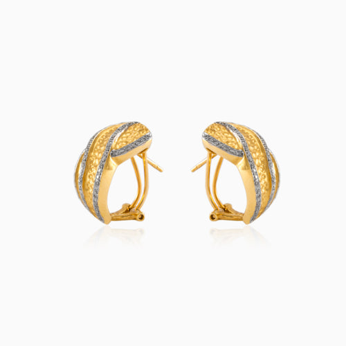 Wavy yellow gold earrings