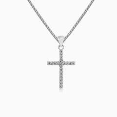 Tenký stříbrný kříž