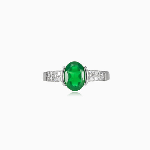 Anillo de jade semi engastado
