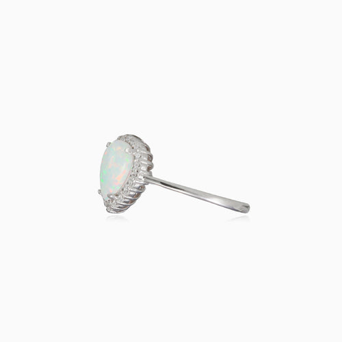 Royal birnenförmiger weißer Opal Ring