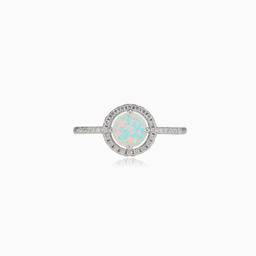 Kleiner runder Ring mit königlichem weißem Opal