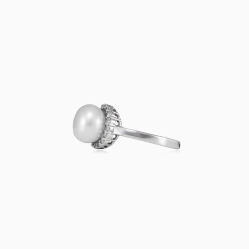Moon pearl ring