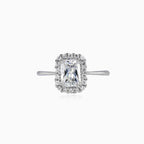 Bague en or blanc avec zircon cubique rectangulaire