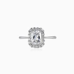 Bague en or blanc avec zircon cubique rectangulaire