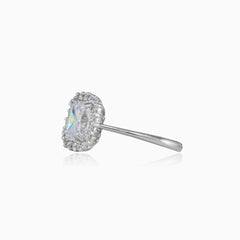 Bague en or blanc avec zircon cubique rectangulaire