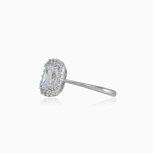 Bague en or blanc avec zircon cubique rectangulaire