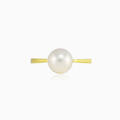 Zlatý prsten s perlou