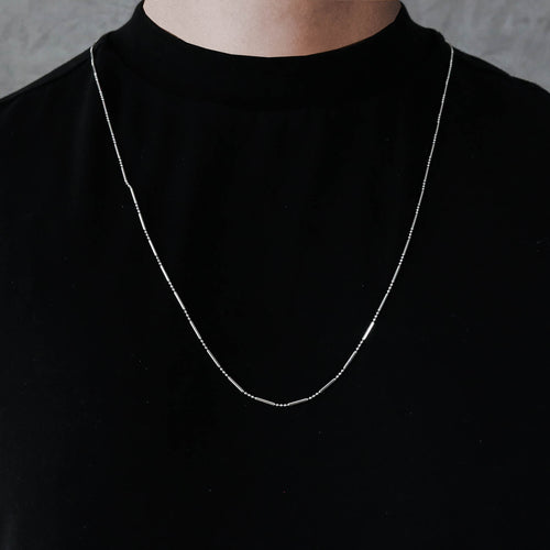 Kette mit Perlen und Gliedern