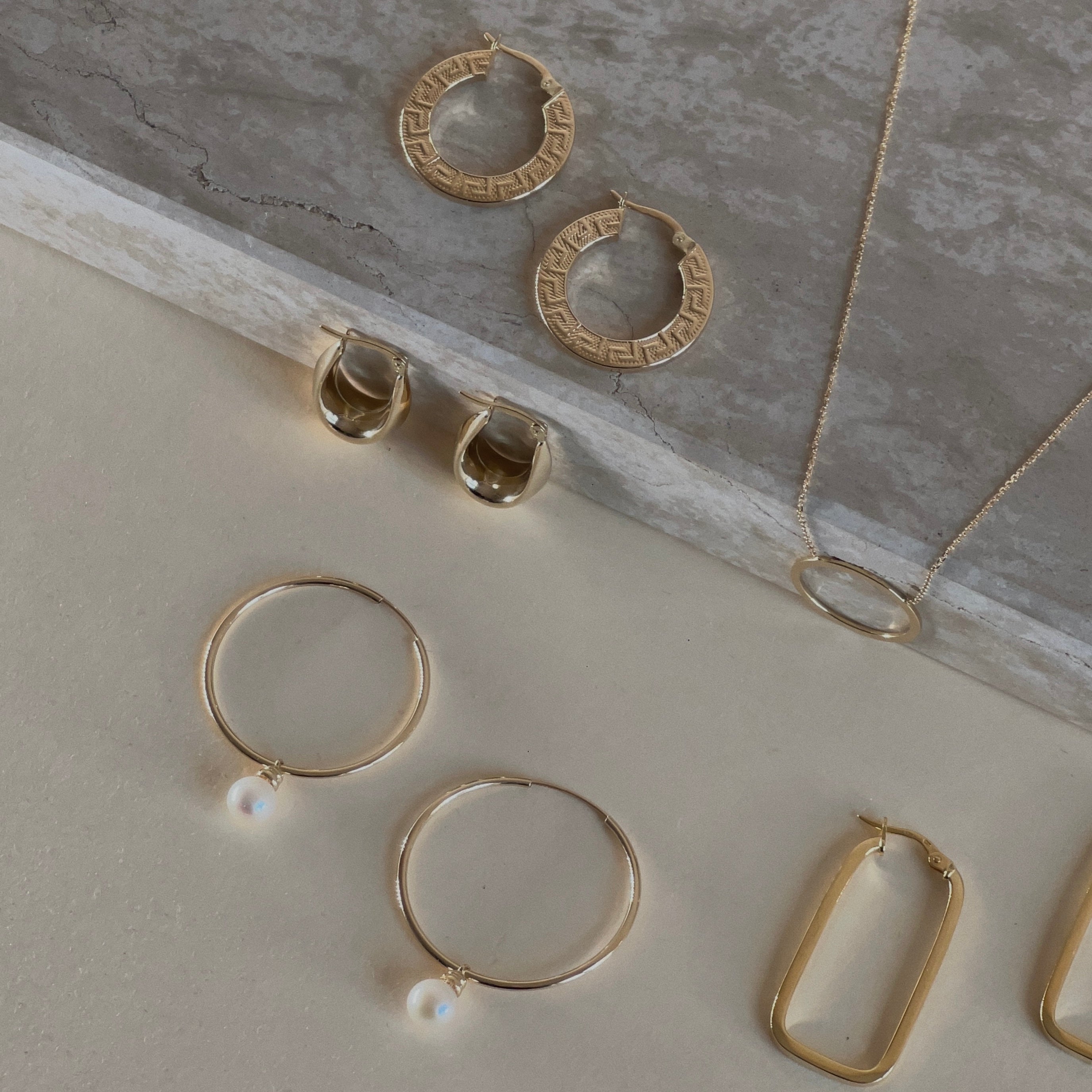 Trends in Minimalist Jewelry: How Less Can Be More