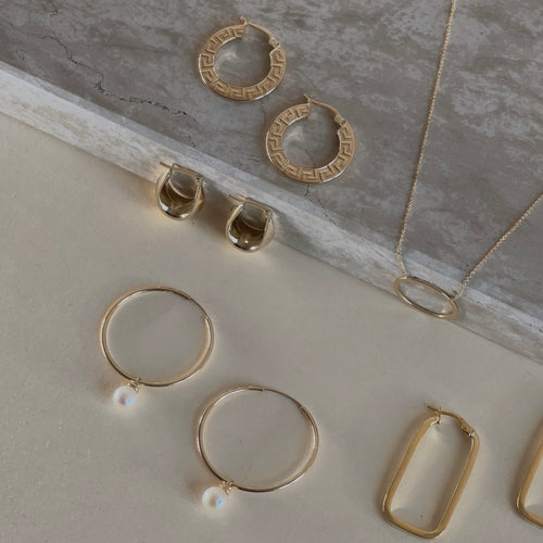 Trends in Minimalist Jewelry: How Less Can Be More