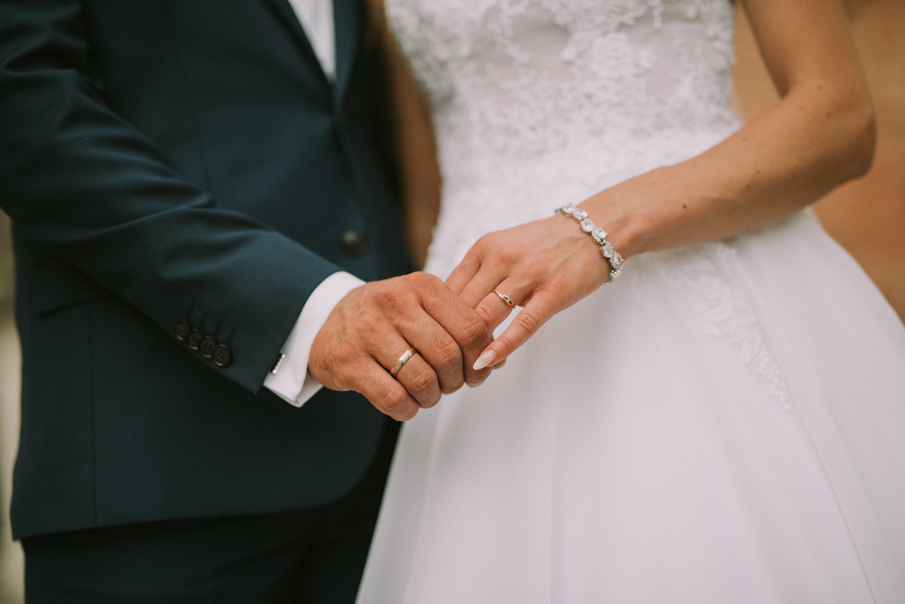 Wedding Bands as a Symbol of Commitment: What to Focus on When Choosing