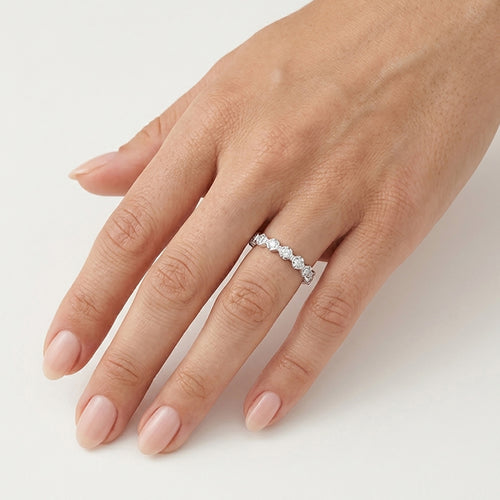 Diamantový poloviční eternity prsten