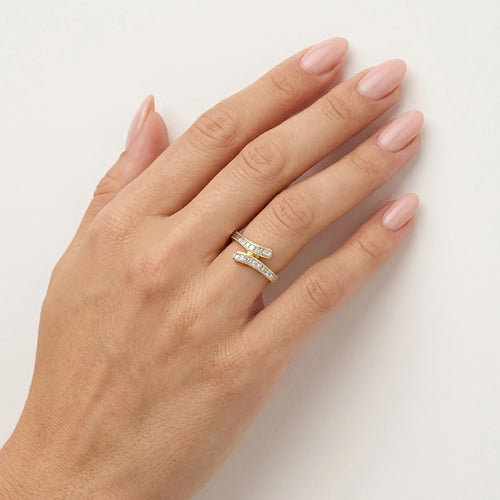 Golden ribbon diamond ring