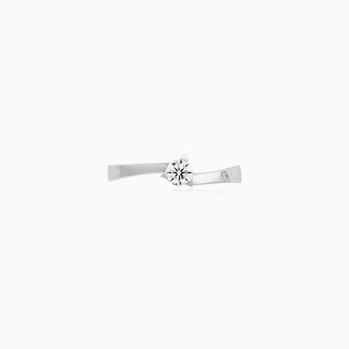 Solitérní diamantový prsten s tříkrapnovým uchycením