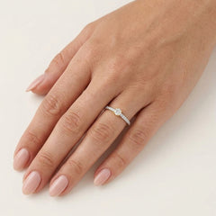 Yellow Gold Ring With Diamond-Set Shoulders