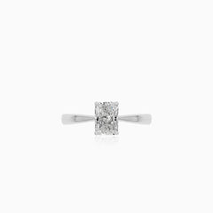 Solitérní prsten s radiant brusem diamantu