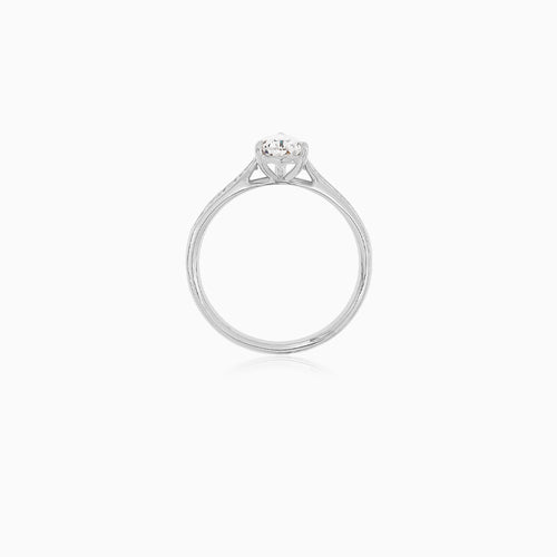 Zásnubní prsten s diamantem ve tvaru kapky ze 14K bílého zlata