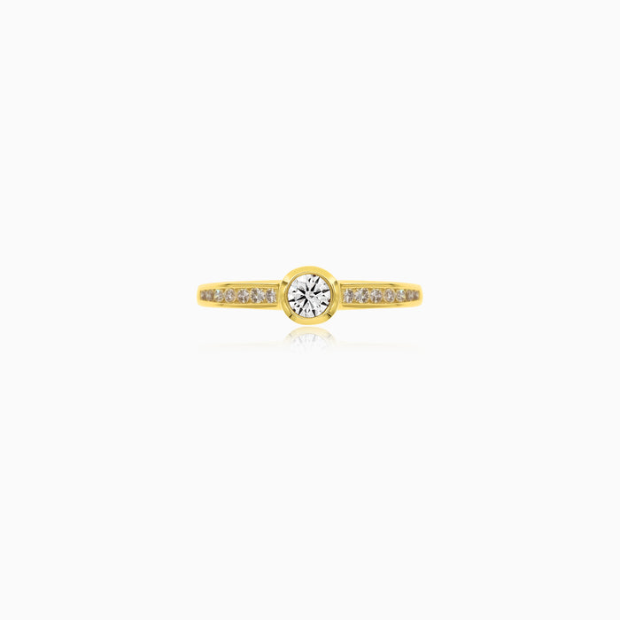Round diamond yellow gold engagement ring