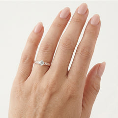 Elegantní solitérní prsten Luster z růžového zlata s diamanty