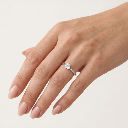 Zásnubní Prsten S Kulatým Diamantem Ve 14kt Bílém Zlatě