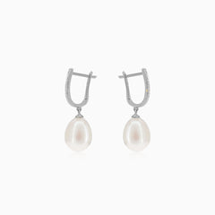 White gold diamond and pearl dangling earrings