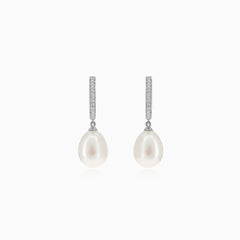 White gold diamond and pearl dangling earrings