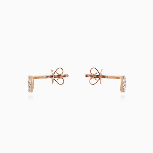 Gold stud earrings with  diamonds in round cut