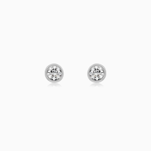 Minimalistické diamantové peckové náušnice v lůžku