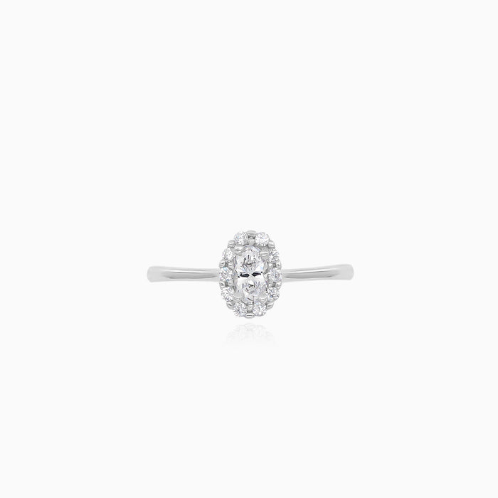 Weißgoldring mit ovalem Zirkonia-Schliff