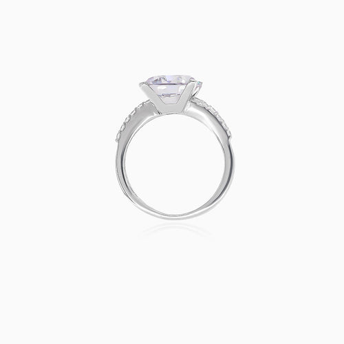 Big accent white gold ring