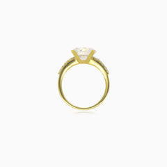 Big accent gold ring