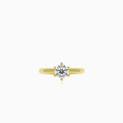 Classic yellow gold zircon ring