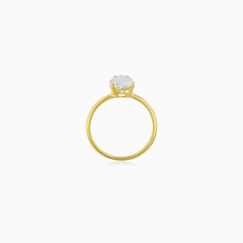Yellow Gold Pear-Cut Zirconia Solitaire Ring