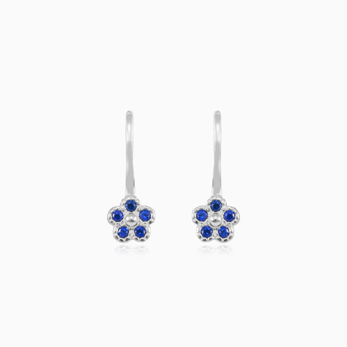 Boucles d'oreilles pendantes en forme de fleur avec accent en saphir