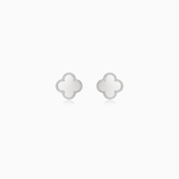 Weißgold Ohrstecker mit Perlmutt und Kleeblatt-Motiv