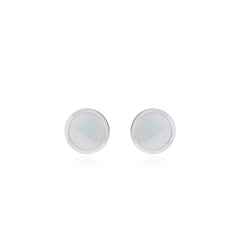 White gold stud earrings with pearl