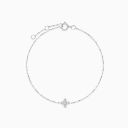 White gold clover bracelet with a diamond