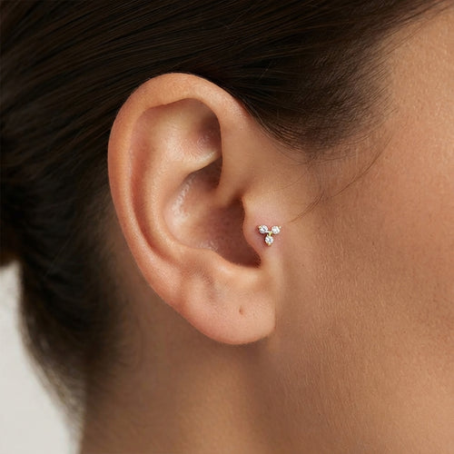 Piercing Ze Žlutého Zlata Se Třemi Zirkony