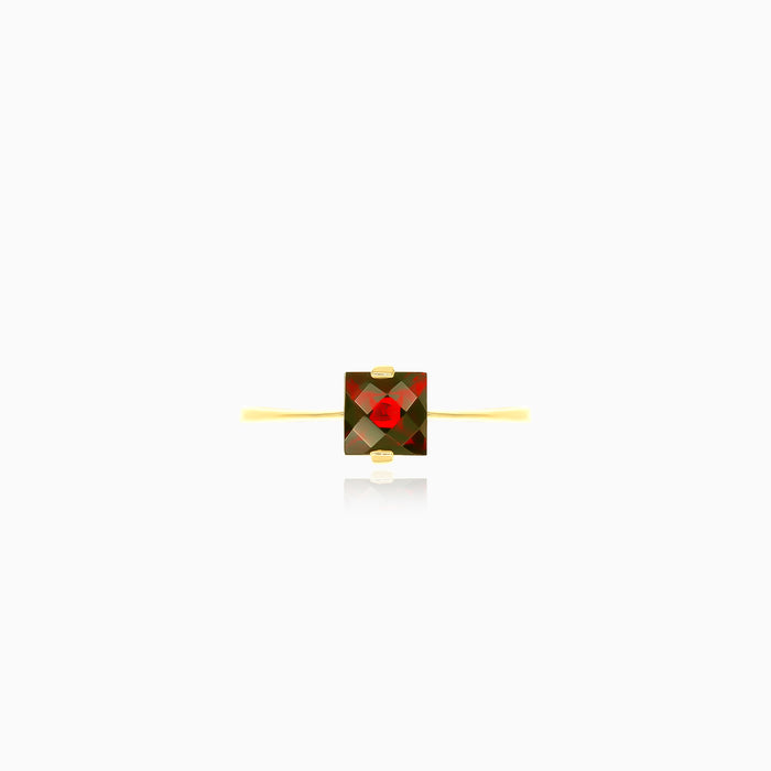 Gelbgoldring mit Granat-Solitär