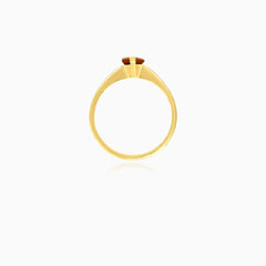 Yellow gold ring with solitaire garnet