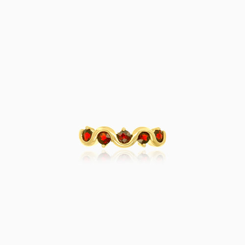 Stylish garnet ring in yellow gold