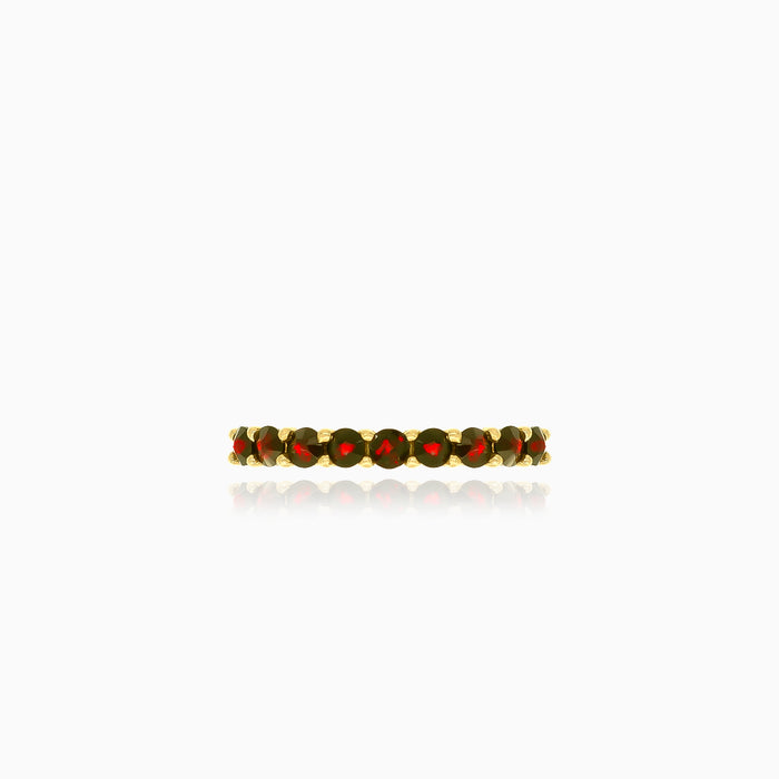 Anillo clásico de granate en oro amarillo