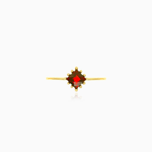 Special yellow gold ring with solitaire garnet