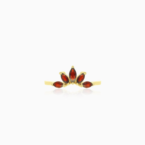 Yellow gold ring with marquise cut garnet